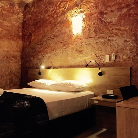 The Lookout Cave Underground Motel Coober Pedy Szoba fotó