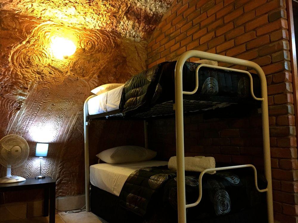 The Lookout Cave Underground Motel Coober Pedy Kültér fotó