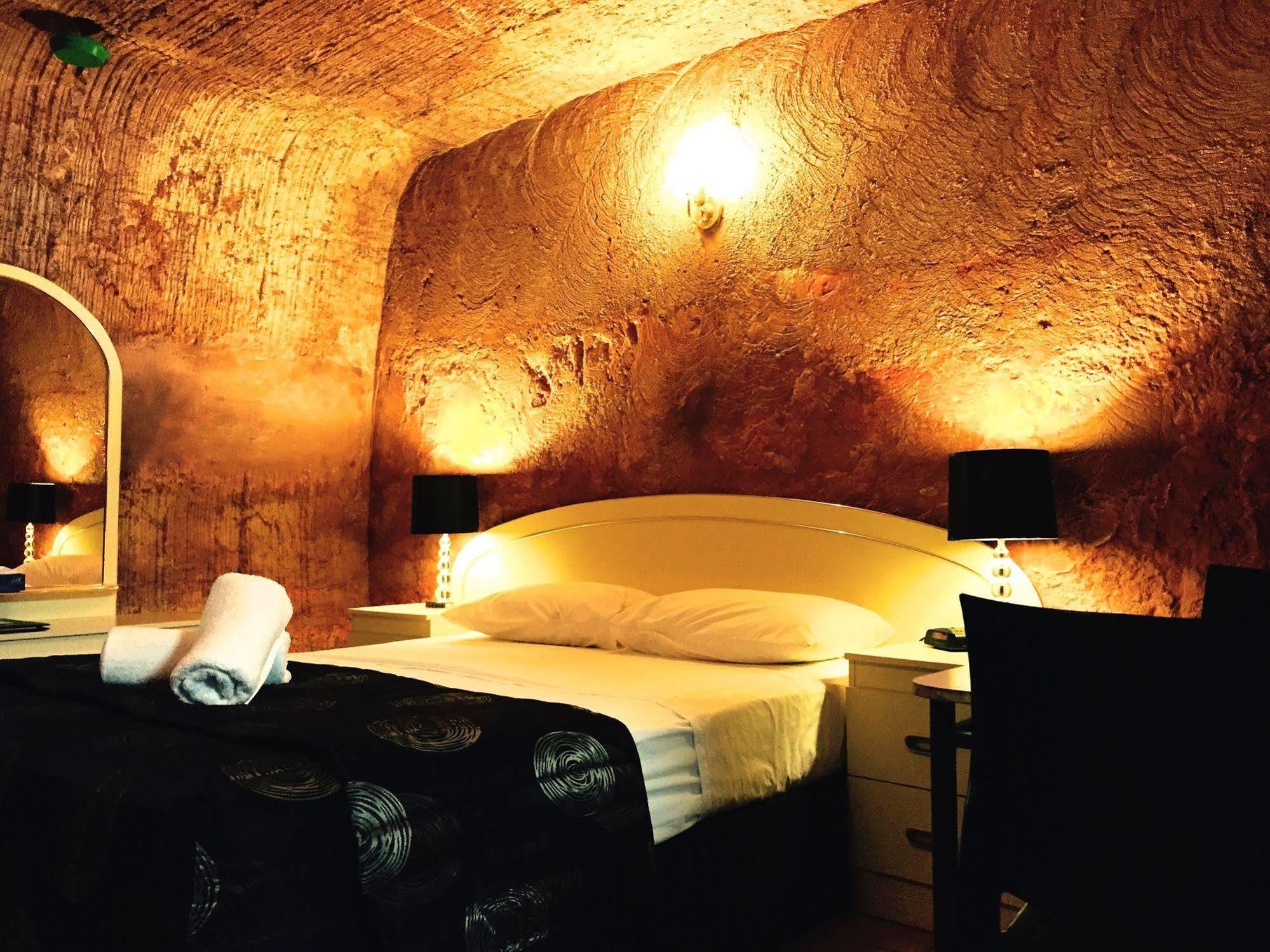 The Lookout Cave Underground Motel Coober Pedy Kültér fotó